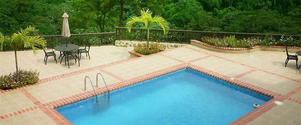 Hotel Rancho La Aurora 哈拉瓦科阿
