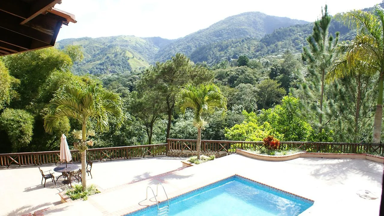 Hotel Rancho La Aurora 哈拉瓦科阿 3*,